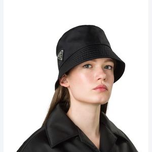 Prada Bucket Hat in Black Size M New.